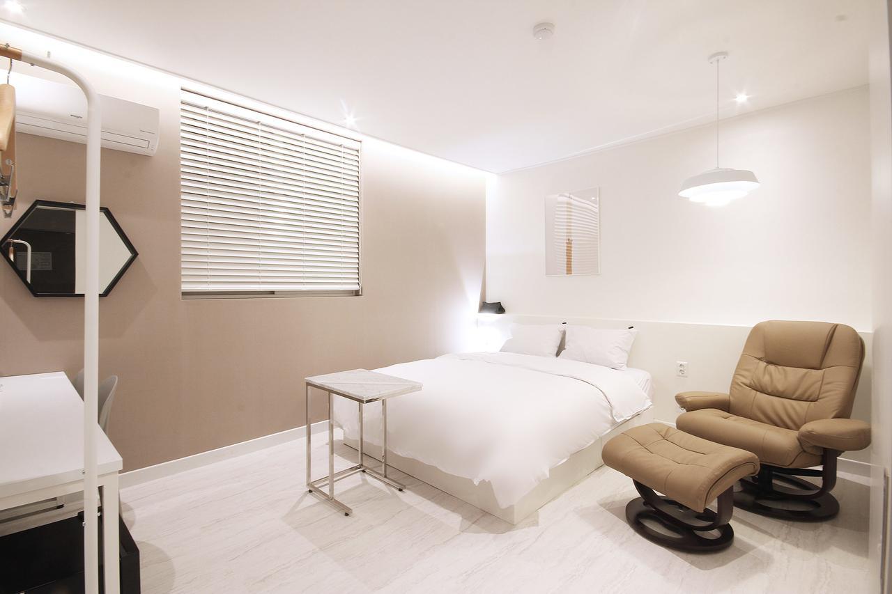 Hotel Yam Yeosu Hakdong Екстериор снимка