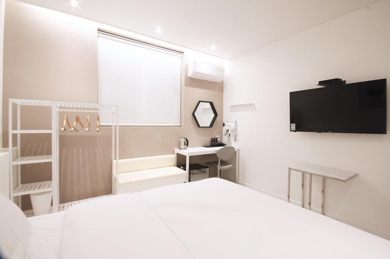 Hotel Yam Yeosu Hakdong Екстериор снимка