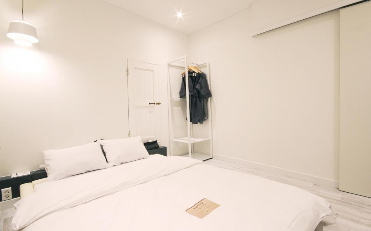 Hotel Yam Yeosu Hakdong Екстериор снимка