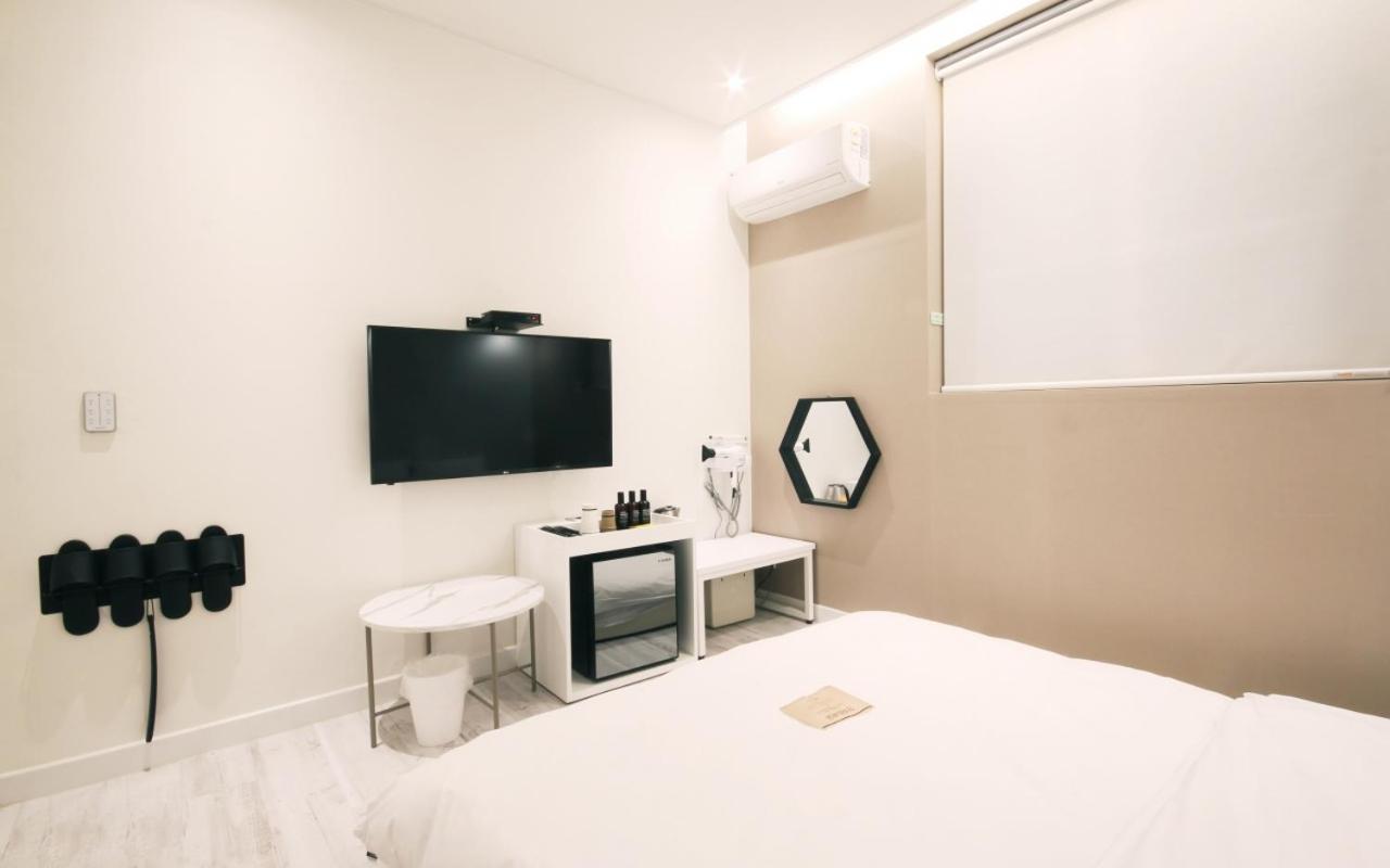 Hotel Yam Yeosu Hakdong Екстериор снимка